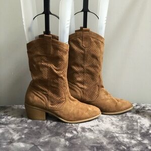 𝅺AMERICAN Eagle suede ankle‎ boots size 9